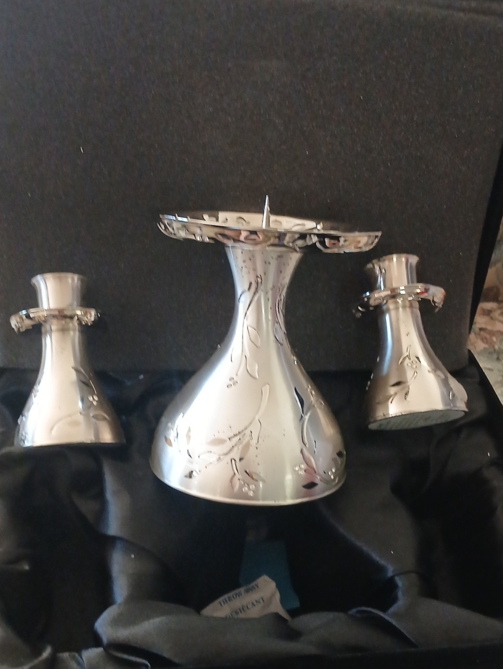 Silver Plated Floral-Engraved Candle Holder Set - Elegant Home Dining Accent